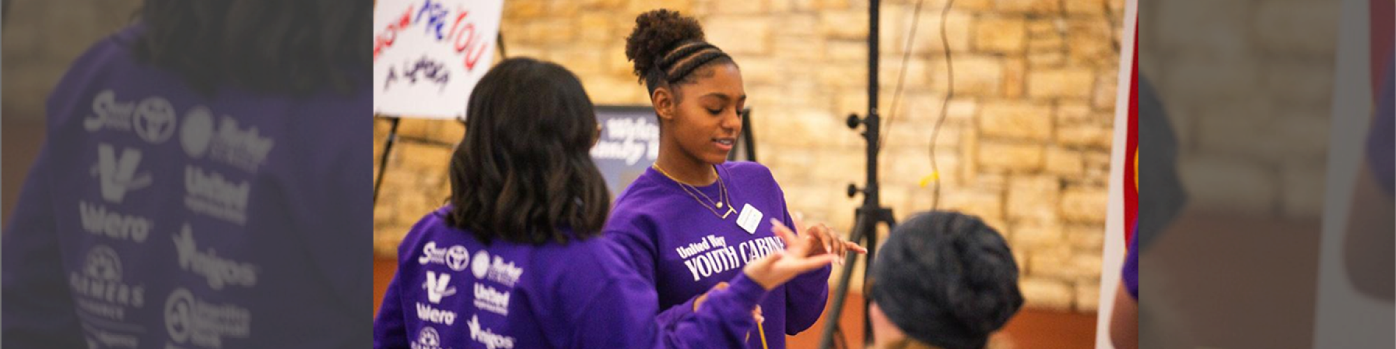 Teen volunteers participating in a United Way Youth Cabinet activity 